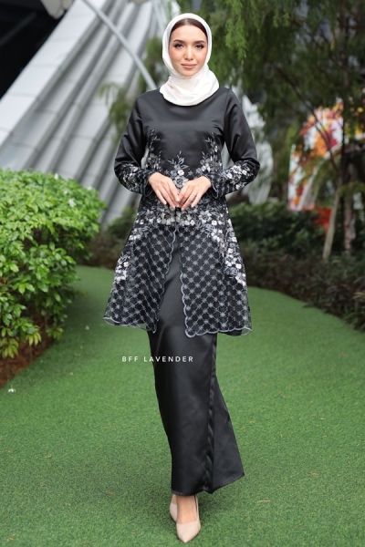 KURUNG PAHANG BUNGA CINTA BLACK